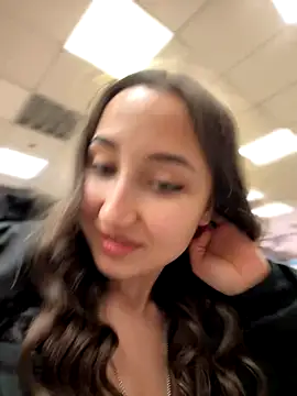 CrazyOneIRL online show from December 2025 01:18:02 PM