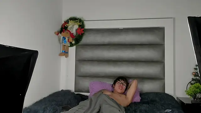 Snapshot of demionix_js chatting on December 2025 05:45:02 AM demionix js online show from December 2025 05:45:02 AM