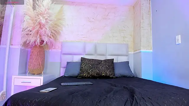 HileySweett online show from December 2025 02:43:02 PM