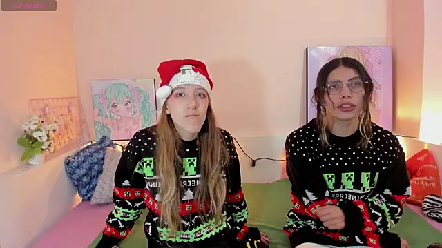 Snapshot of Briar_y_Blair chatting on December 2025 01:39:02 PM Briar y Blair online show from December 2025 01:39:02 PM