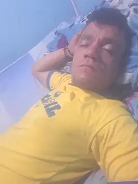 Snapshot of Almeyjose chatting on December 2025 04:07:02 AM Almeyjose online show from December 2025 04:07:02 AM