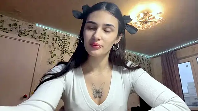 Snapshot of PodiVana chatting on December 2025 05:35:01 AM PodiVana online show from December 2025 05:35:01 AM