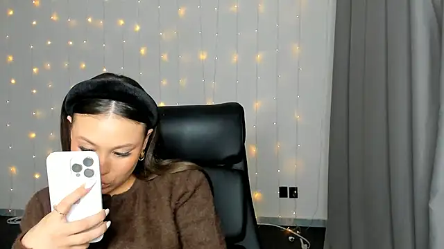 Snapshot of ArnitaAsma chatting on December 2025 03:51:02 PM ArnitaAsma online show from December 2025 03:51:02 PM