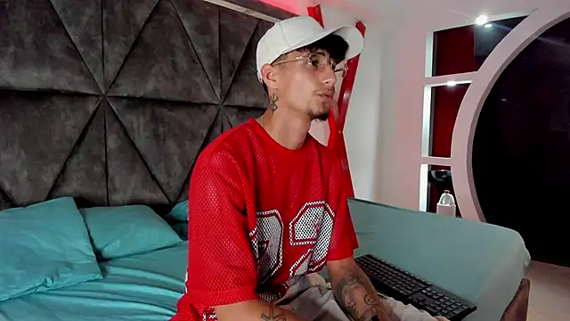 Snapshot of Stone_Biker chatting on December 2025 02:09:02 AM Stone Biker online show from December 2025 02:09:02 AM