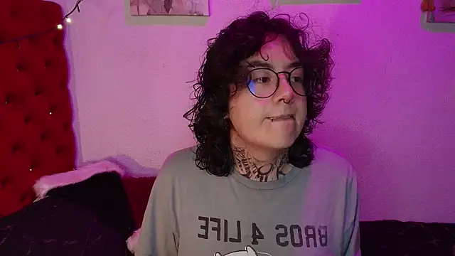 VelvetKai nom online show from December 2025 06:44:01 AM