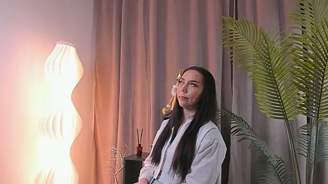 MamieHatchett online show from December 2025 10:01:01 AM