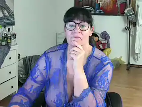 Sylly online show from December 2024 08:24:01 AM