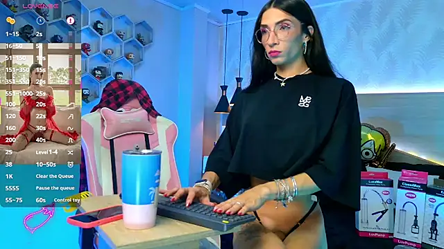 kylliefox  online show from October 2025 01:30:02 PM