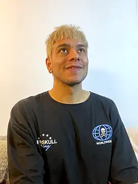 Snapshot of acid_timee chatting on November 2025 02:33:01 AM acid timee online show from November 2025 02:33:01 AM