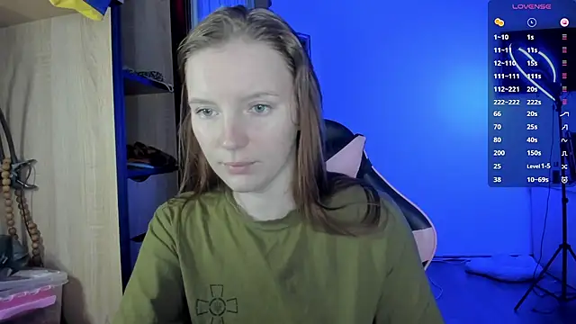 Snapshot of Mary_Blu chatting on October 2025 01:09:01 AM Mary Blu online show from October 2025 01:09:01 AM