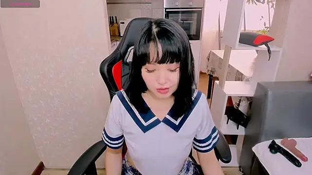 Akiko Yun online show from October 2025 11:00:01 AM