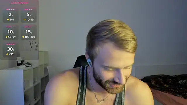 Snapshot of Paul_Rolex chatting on December 2025 09:52:02 PM Paul Rolex online show from December 2025 09:52:02 PM