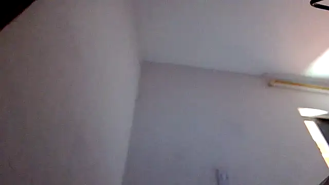 Snapshot of andrew_1520 chatting on October 2025 06:08:01 PM andrew 1520 online show from October 2025 06:08:01 PM