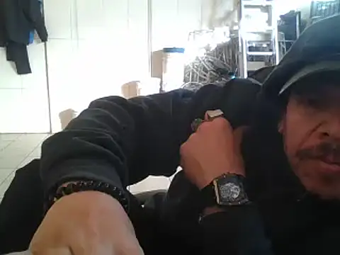 Snapshot of Oskr2024XXX chatting on December 2024 10:35:02 PM Oskr2024XXX online show from December 2024 10:35:02 PM