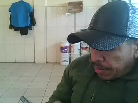 Snapshot of Oskr2024XXX chatting on January 2025 03:43:01 PM Oskr2024XXX online show from January 2025 03:43:01 PM