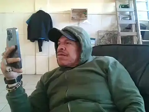 Snapshot of Oskr2024XXX chatting on February 2025 06:35:01 PM Oskr2024XXX online show from February 2025 06:35:01 PM