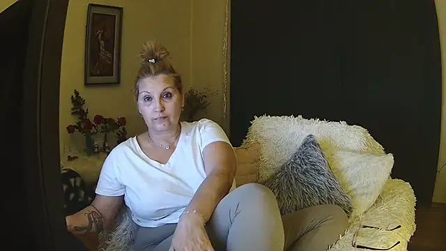 Divineblond online show from February 2025 09:52:02 PM