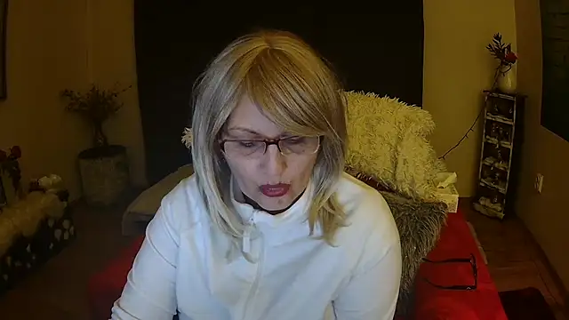 Divineblond online show from February 2025 08:36:01 PM