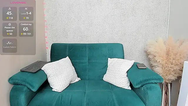 Snapshot of paolarey chatting on February 2025 11:06:02 AM paolarey online show from February 2025 11:06:02 AM