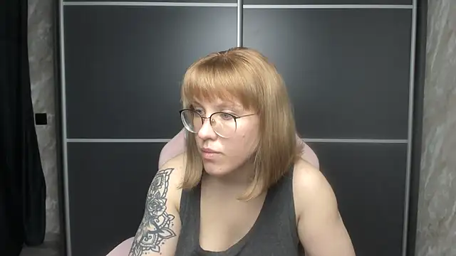 Reginasmilee online show from January 2025 07:29:01 AM