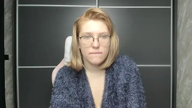 Reginasmilee online show from February 2025 04:24:02 AM