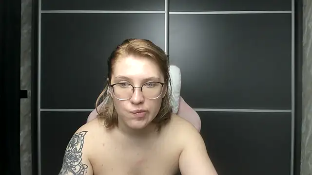 Reginasmilee online show from February 2025 02:37:01 PM