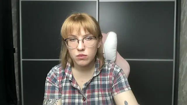 Reginasmilee online show from February 2025 06:35:01 AM