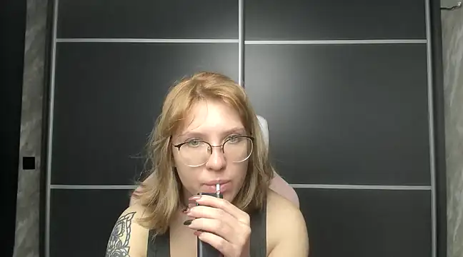 Reginasmilee online show from February 2025 02:58:01 AM