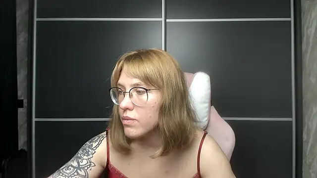 Reginasmilee online show from February 2025 07:15:01 AM