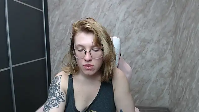 Reginasmilee online show from February 2025 05:59:01 PM
