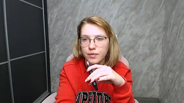 Reginasmilee online show from February 2025 05:38:01 AM
