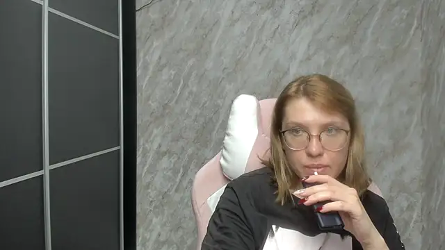 Reginasmilee online show from February 2025 03:12:02 AM