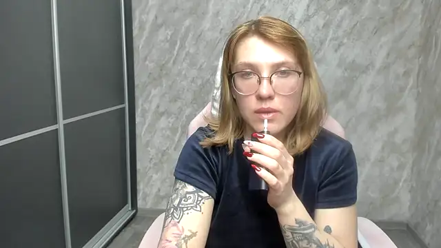 Reginasmilee online show from February 2025 06:26:01 PM