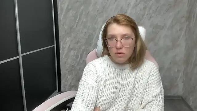 Reginasmilee online show from February 2025 02:51:01 AM