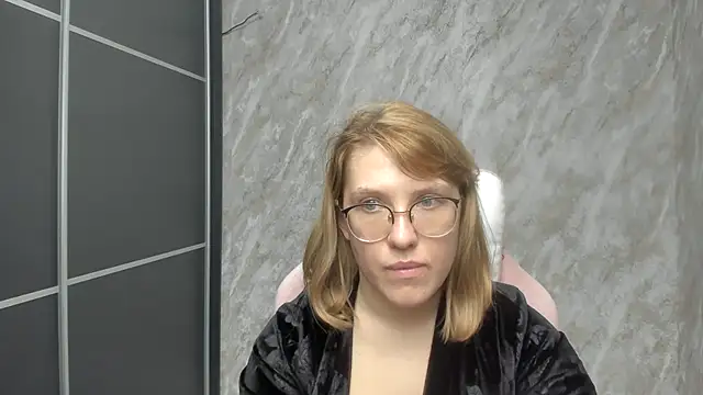 Reginasmilee online show from February 2025 05:59:02 AM