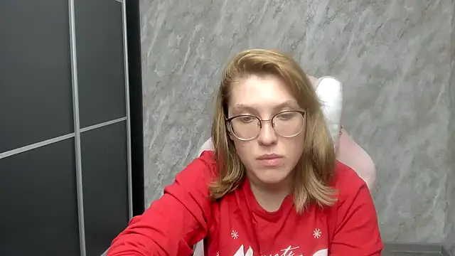 Reginasmilee online show from March 2025 05:14:02 PM
