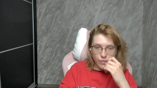 Reginasmilee online show from March 2025 06:01:01 AM