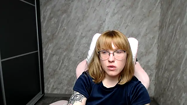 Reginasmilee online show from March 2025 04:46:02 PM
