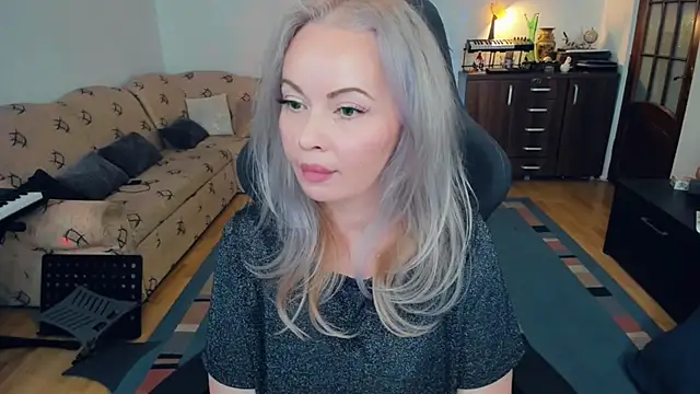 WhitneyLynn online show from January 2025 11:00:02 AM