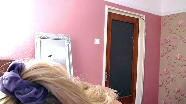 Snapshot of MatureMariah chatting on January 2025 05:03:01 AM MatureMariah online show from January 2025 05:03:01 AM