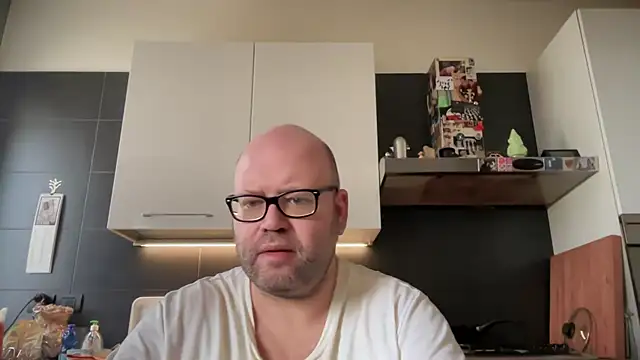 Snapshot of theitalianbear chatting on October 2025 09:59:02 AM theitalianbear online show from October 2025 09:59:02 AM