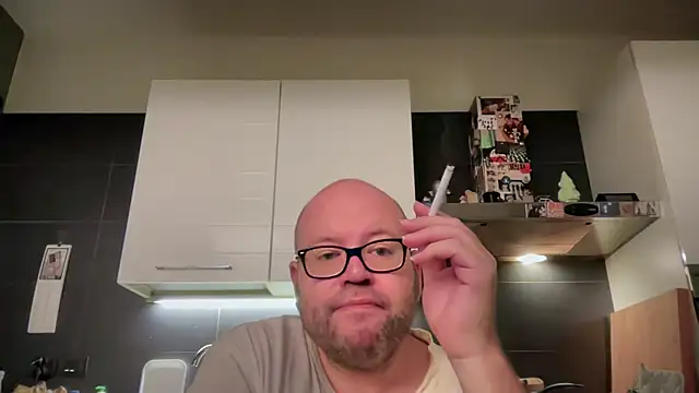 Snapshot of theitalianbear chatting on October 2025 02:40:02 AM theitalianbear online show from October 2025 02:40:02 AM