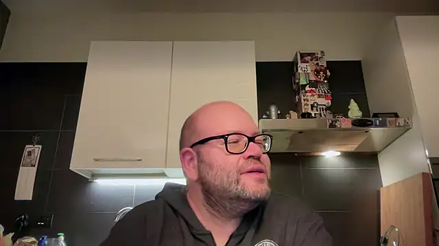 Snapshot of theitalianbear chatting on October 2025 03:49:01 AM theitalianbear online show from October 2025 03:49:01 AM