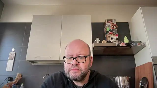 Snapshot of theitalianbear chatting on October 2025 08:24:02 AM theitalianbear online show from October 2025 08:24:02 AM