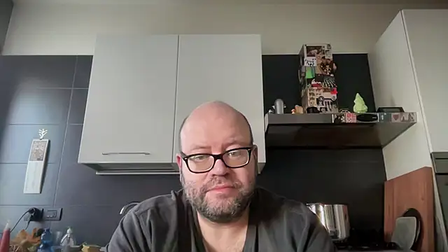 Snapshot of theitalianbear chatting on October 2025 06:34:01 AM theitalianbear online show from October 2025 06:34:01 AM