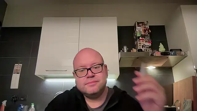 Snapshot of theitalianbear chatting on October 2025 03:17:02 AM theitalianbear online show from October 2025 03:17:02 AM