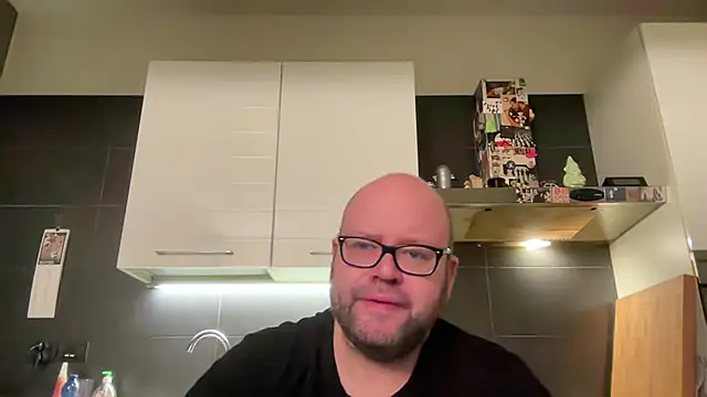 Snapshot of theitalianbear chatting on November 2025 03:52:02 AM theitalianbear online show from November 2025 03:52:02 AM