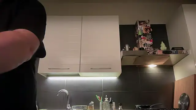 Snapshot of theitalianbear chatting on November 2025 04:13:02 AM theitalianbear online show from November 2025 04:13:02 AM