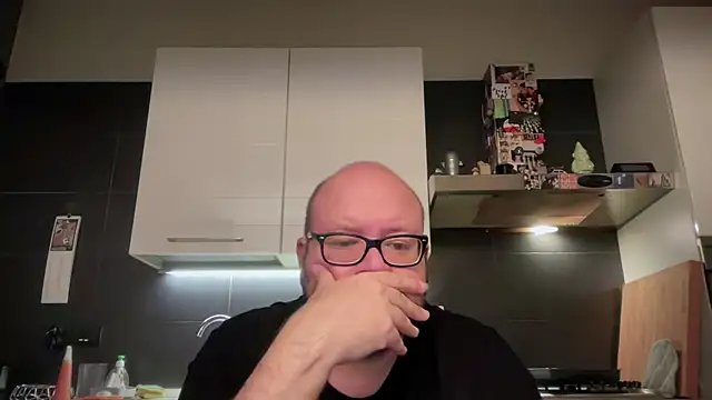 Snapshot of theitalianbear chatting on November 2025 03:50:02 AM theitalianbear online show from November 2025 03:50:02 AM