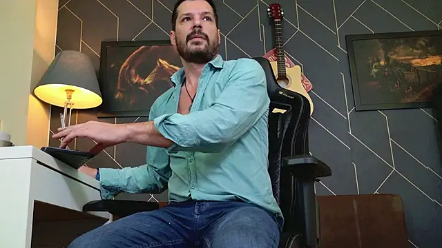 ChrisKox online show from December 2025 06:52:01 AM